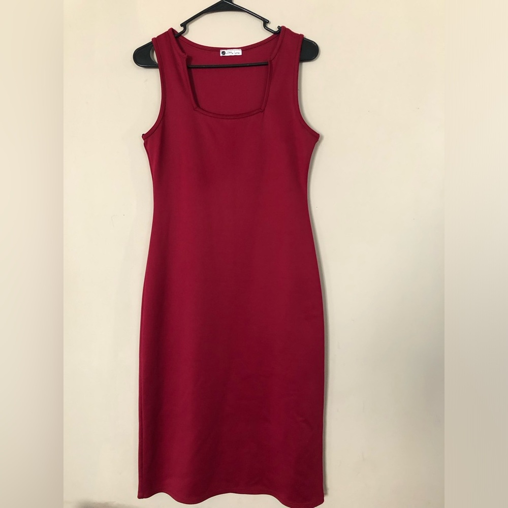 Red color Midi Dress, Vitta Luna brand,comfy and semi stretchy, size L